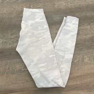 White camo lululemon align